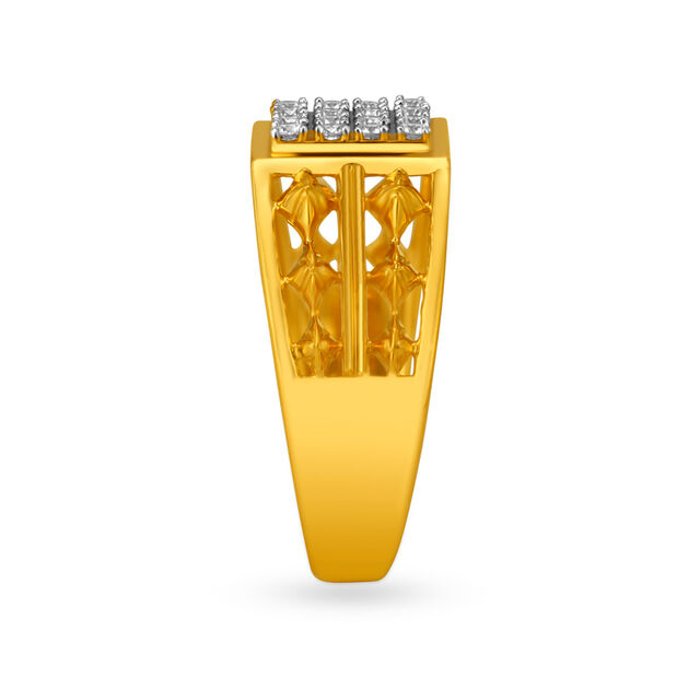 Resplendent 18 Karat Yellow Gold And Diamond Finger Ring 3