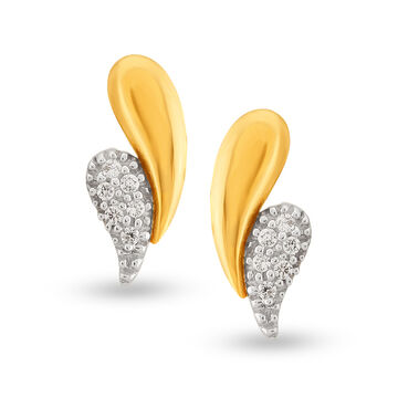 Tanishq Traditional Diamond Studs in 18K Yellow Gold for Women