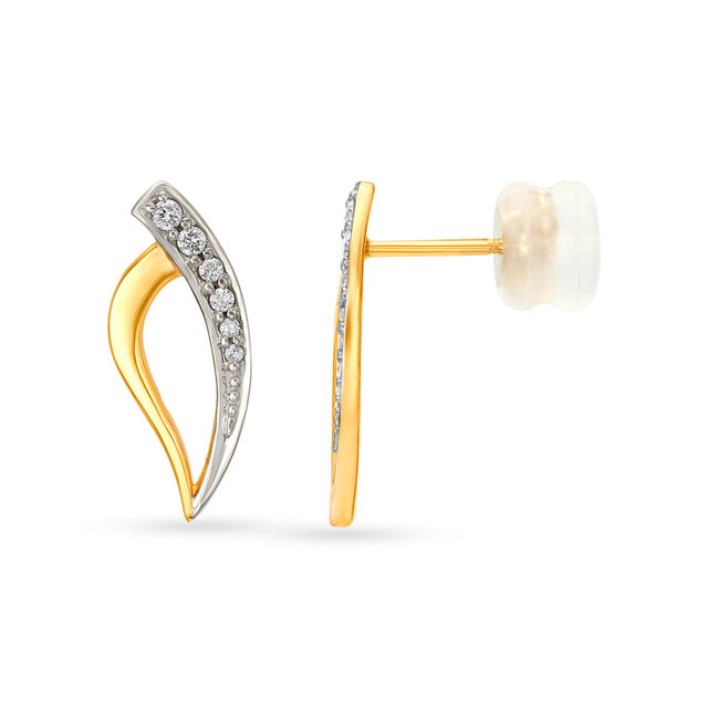 Enamouring Diamond and Gold Stud Earrings 2