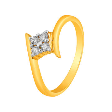Enchanting 18 Karat Gold And Diamond Finger Ring