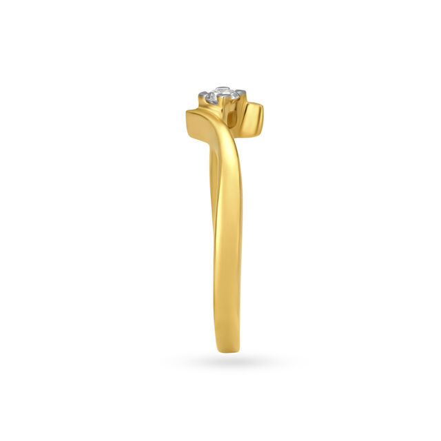 Sleek Diamond Finger Ring 3