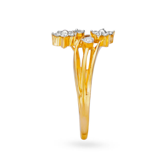 Alluring 18 Karat Yellow Gold And Diamond Floral Vine Ring 3