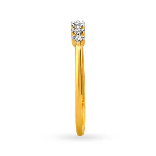 Delicate 18 Karat Yellow Gold And Diamond Finger Ring 3
