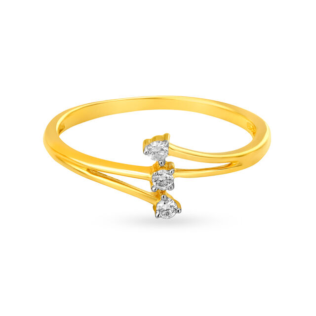 Demuring Diamond Trio In 18 Karat Gold Ring 2