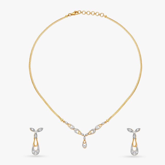 Beautiful Diamond Necklace Set 