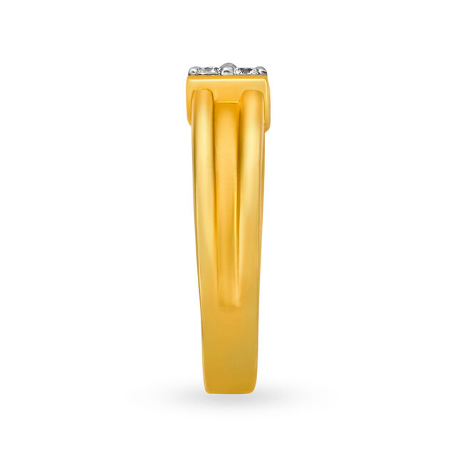 Glimmering 18 Karat Yellow Gold And Diamond Floral Ring 3