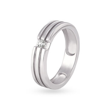 Dynamic 18 Karat White Gold And Diamond Finger Ring