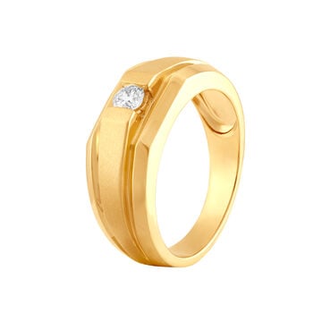 Aesthetic 18 Karat Yellow Gold And Diamond Finger Ring