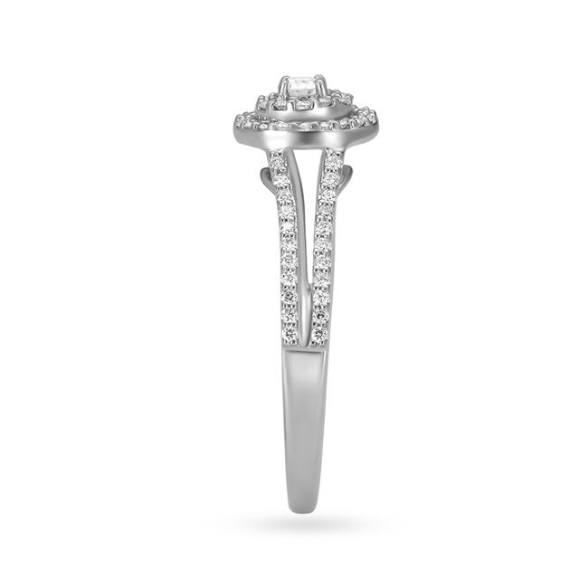 Charming Halo Diamond Finger Ring