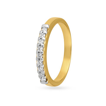 Resplendent 18 Karat Yellow Gold And Diamond Finger Ring