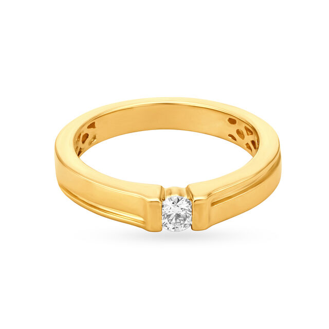 Radiant 18 Karat Yellow Gold And Diamond Finger Ring