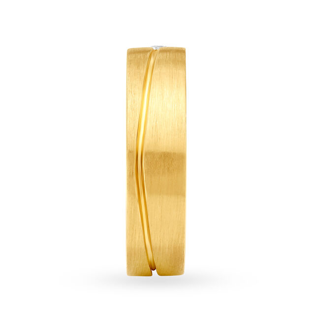 Sleek Matte Diamond Finger Ring 3