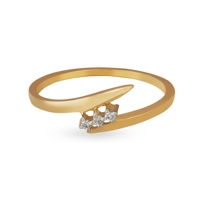 Sleek Line Pattern 3 Stone Diamond Ring