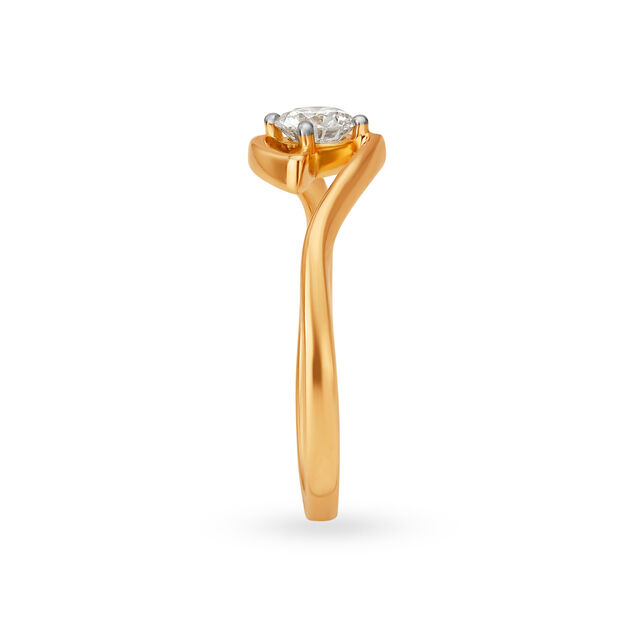 Classy 18 Karat Rose Gold And Diamond Finger Ring