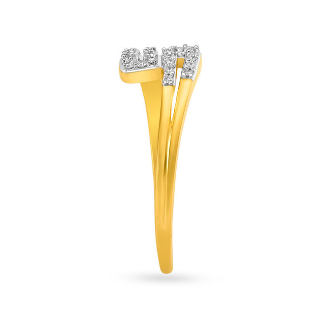 18 Karat Gold and Diamond Finger Ring 3