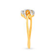 Glam 18 Karat Yellow Gold And Diamond Wave Patterned Finger Ring 3