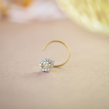 Classy Gorgeous Diamond Nose Pin