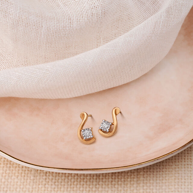 Single Stone Bud Shaped Diamond Stud Earrings 