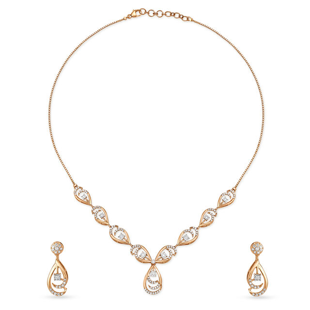 Distinct Stately Diamond and Gold Necklace Set 
