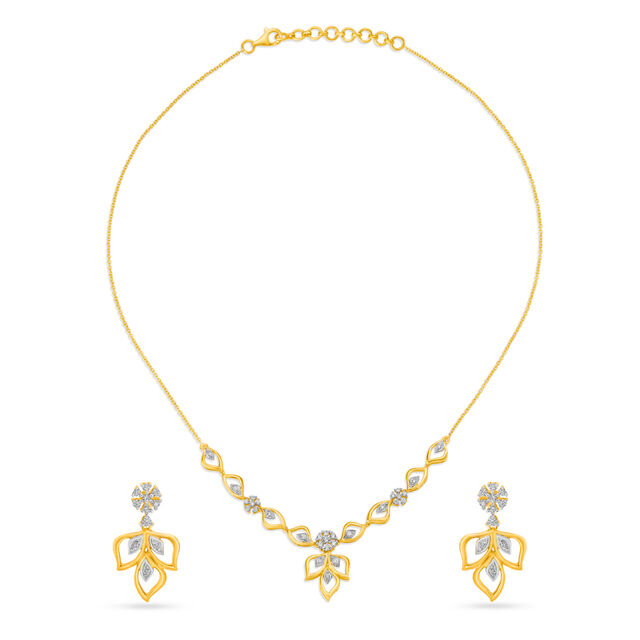 18 Karat Gold and Diamond Necklace Set 