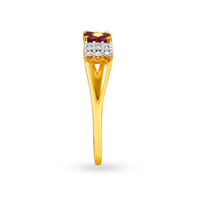 Gorgeous 18 Karat Yellow Gold And Diamond And Ruby Floral Ring