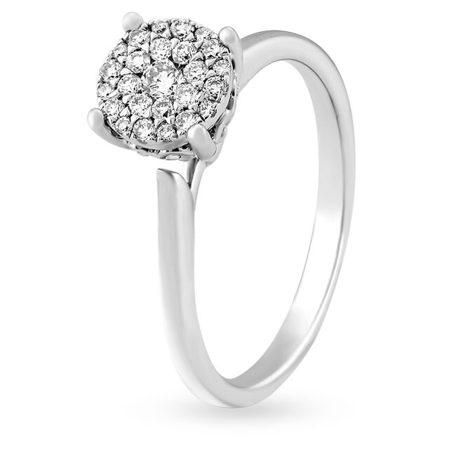 Royal 18 Karat White Gold And Diamond Finger Ring