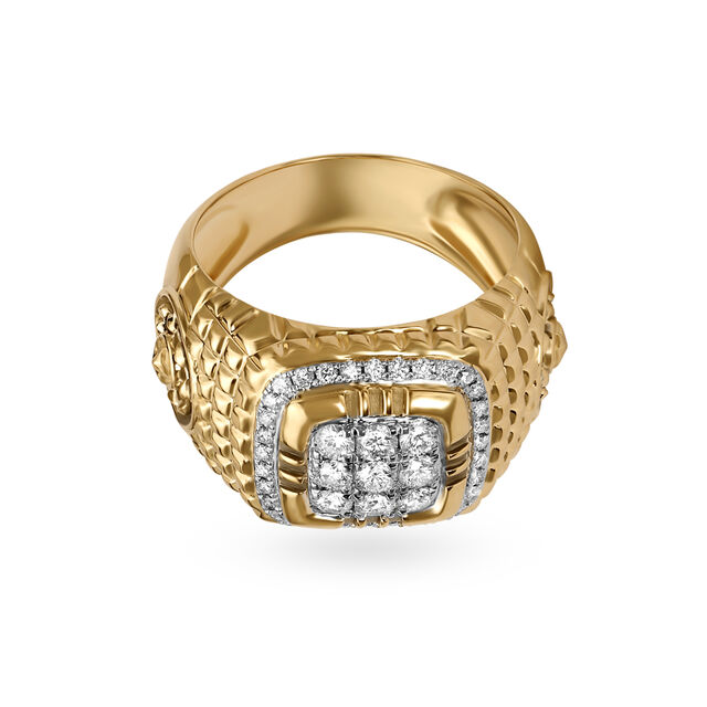 Flamboyant 18 Karat Yellow Gold And Diamond Finger Ring