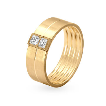 Snazzy 18 Karat Yellow Gold And Diamond Finger Ring