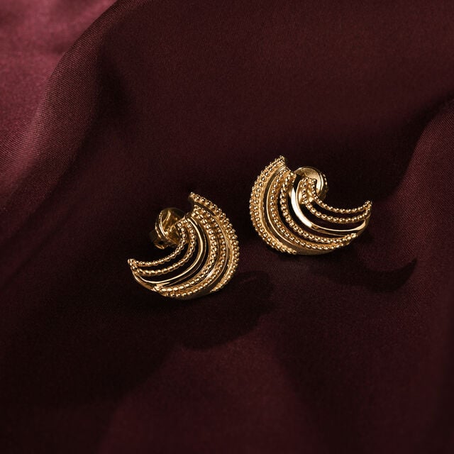 18KT Yellow Gold Stud Earrings to Match Your Elegance 