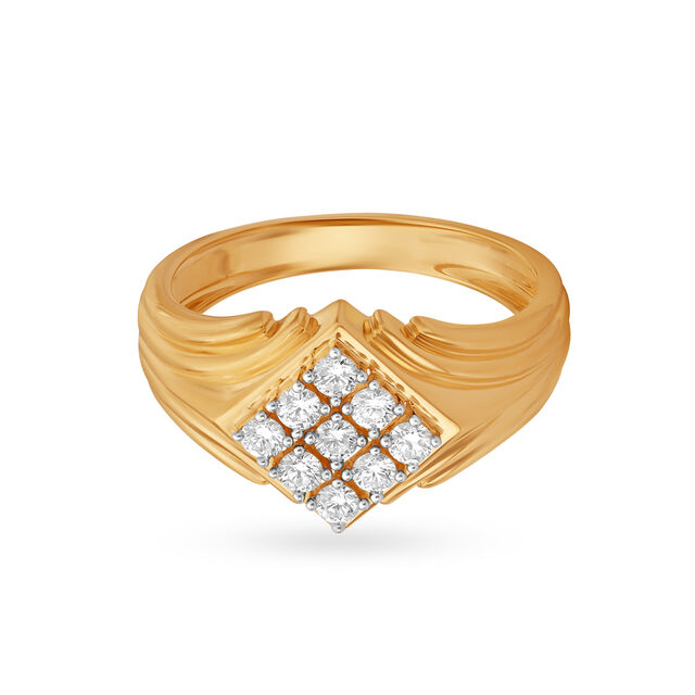 Lavish 18 Karat Yellow Gold And Diamond Finger Ring
