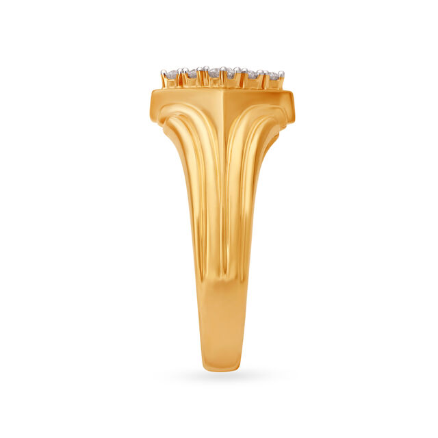 Lavish 18 Karat Yellow Gold And Diamond Finger Ring
