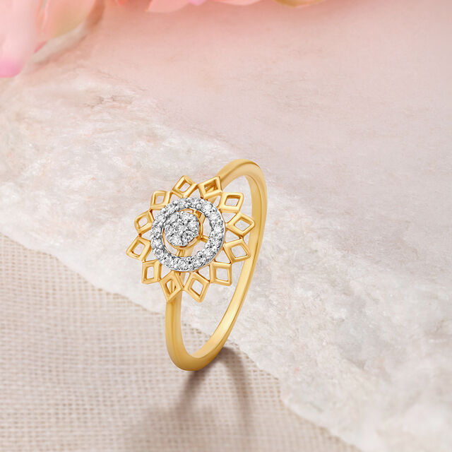 Concentric Pattern Gold and Diamond Finger Ring 
