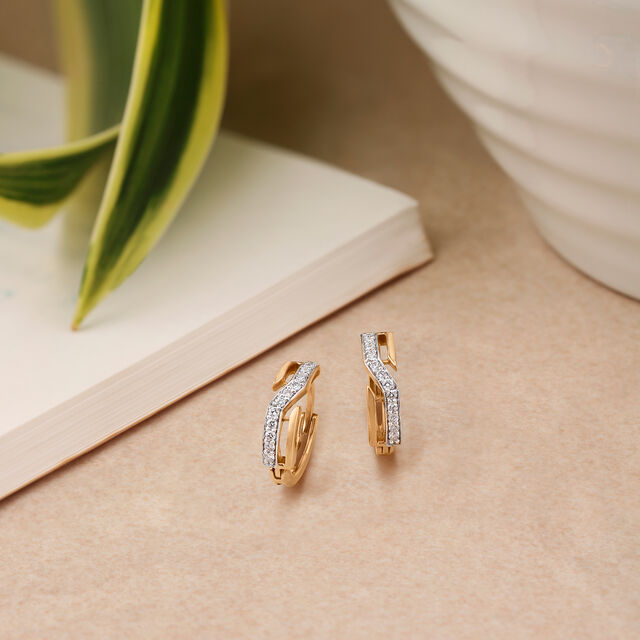 Classy 18 Karat Yellow Gold And Diamond Geometric Hoops 