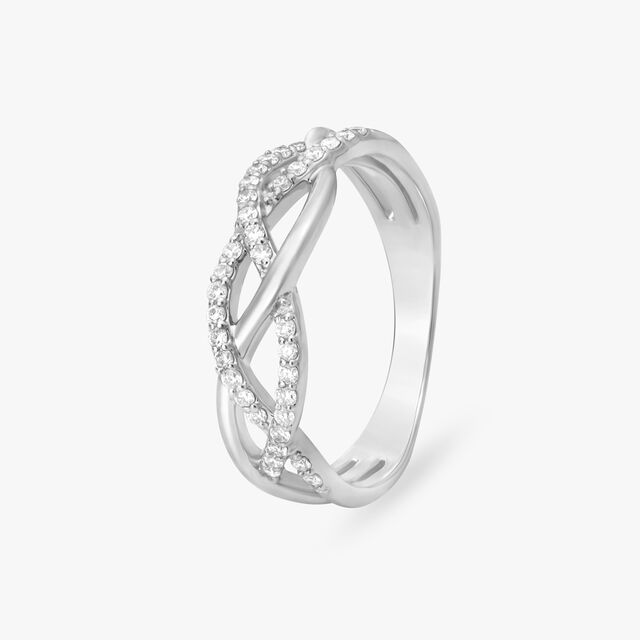 Twisted Diamond Finger Ring