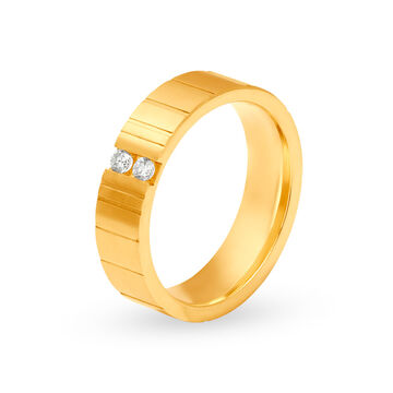 Definitive 18 Karat Gold And Diamond Finger Ring