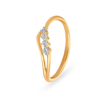 Delicate Leaf Pattern Diamond Ring