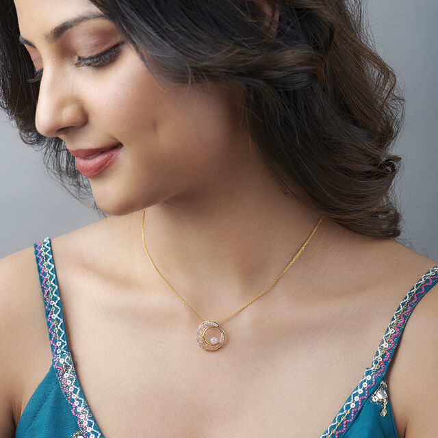 Radial Gold and Diamond Pendant 2