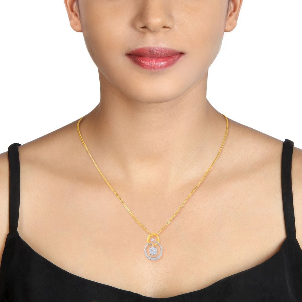 Buy Tanishq Diamond Treats 18 Karat Yellow Gold Diamond Pendant at Best