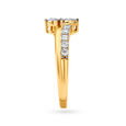 Glamorous 18 Karat Yellow Gold And Diamond Finger Ring 3
