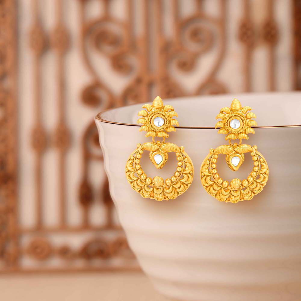 Kundan earrings tanishq clearance