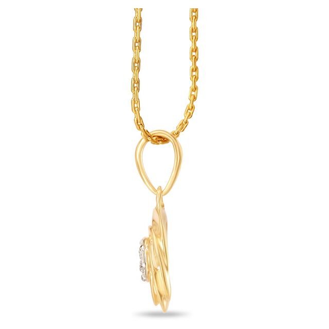 Beautiful 18 Karat Gold And Diamond Cluster Pendant 2