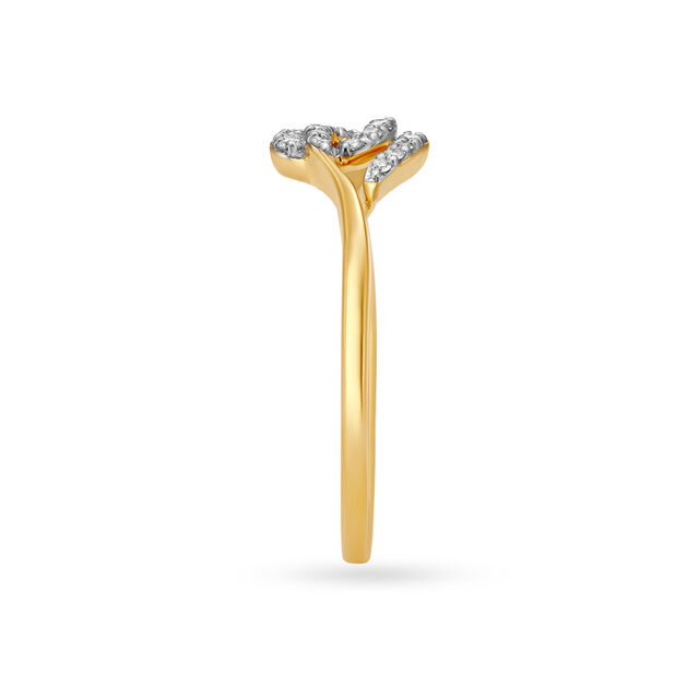 Pristine Crossover Diamond Finger Ring