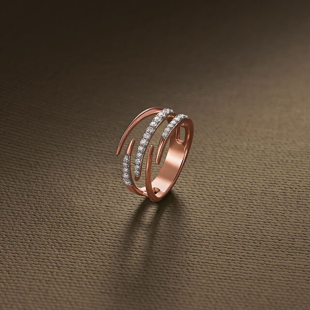 Classy Claw Diamond Ring 