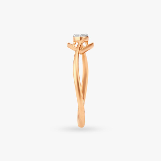 Twisted Symphony Diamond Finger Ring