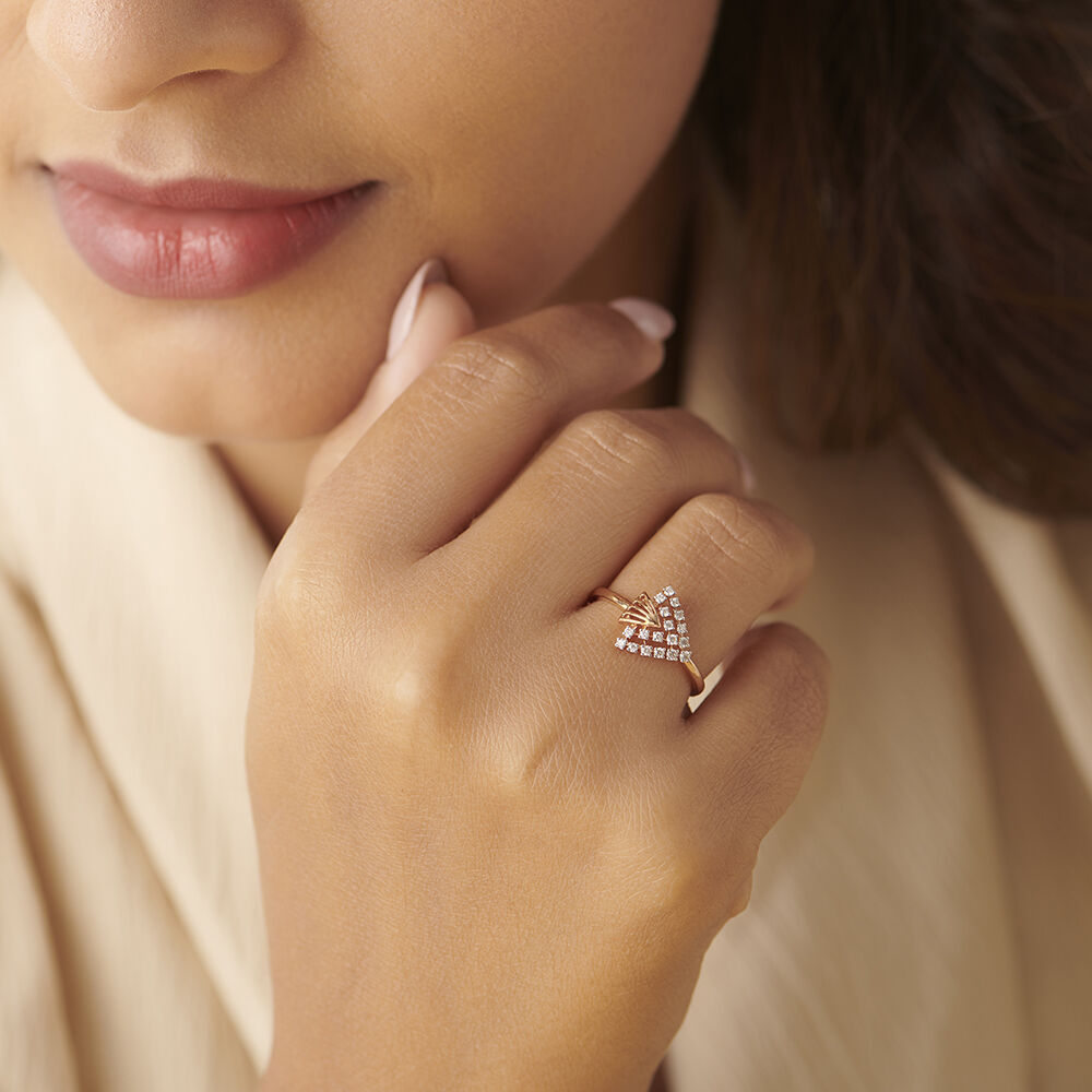 Triangular diamond ring hot sale