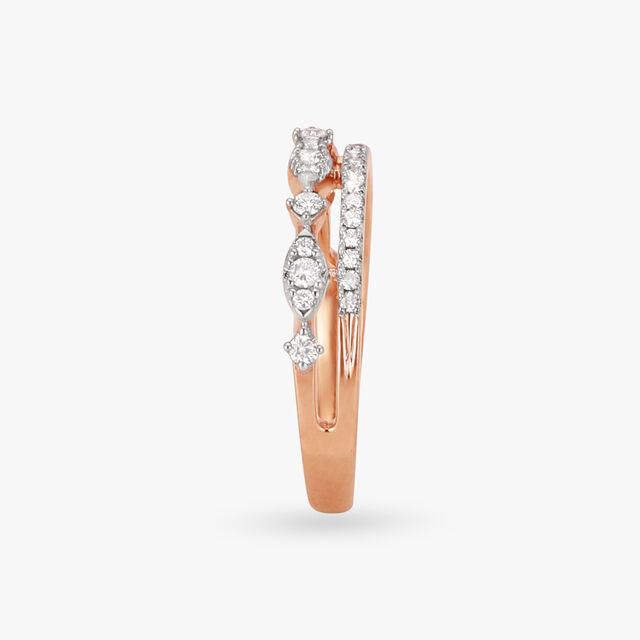Illustrious Diamond Finger Ring