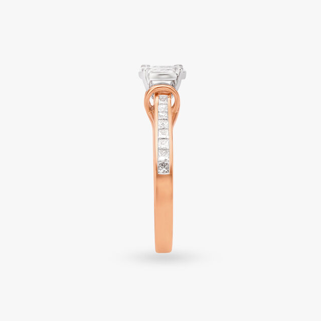Exquisite Diamond Finger Ring
