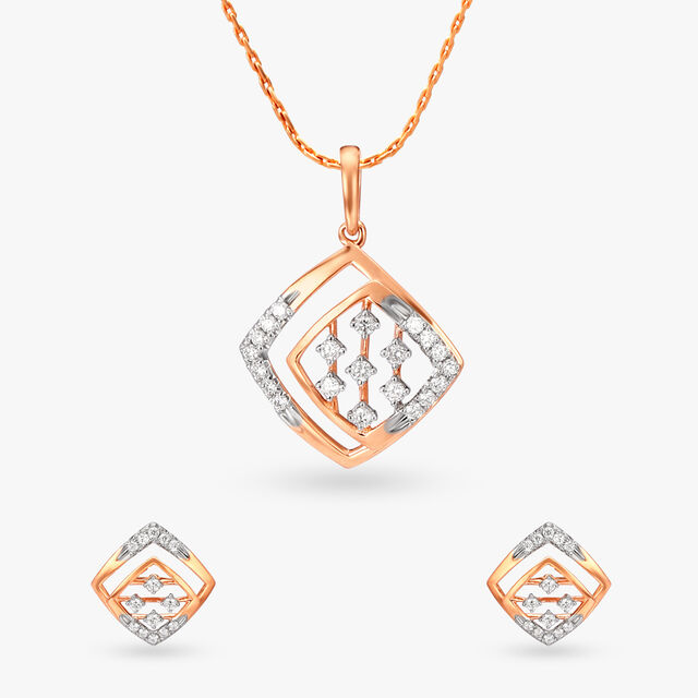 Splendid Diamond Pendant and Earrings Set 
