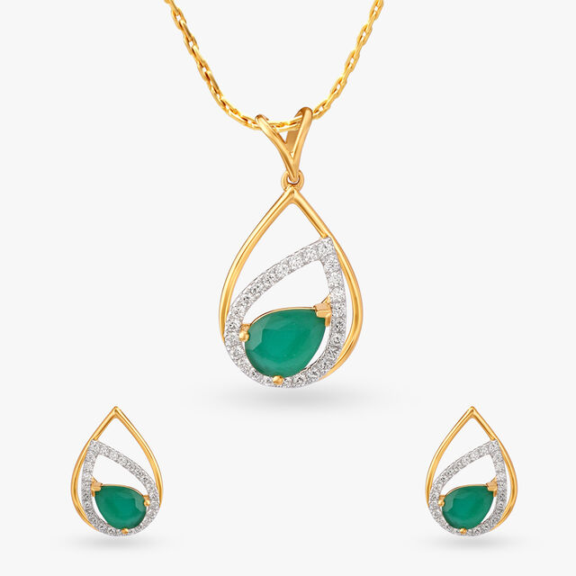 Dreamscape Diamond Pendant and Earrings Set 