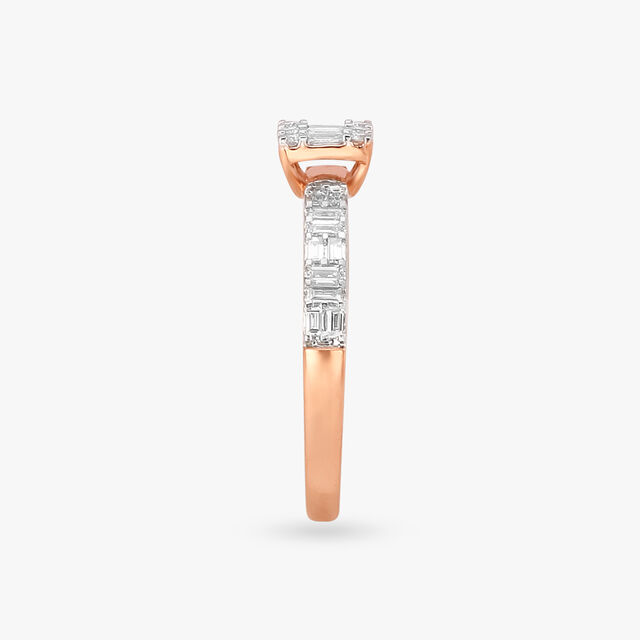 Captivating Diamond Finger Ring